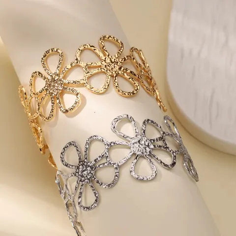 Stainless Steel Hollow Out Daisy Flower Bangle Earrings Ring Hammered Texture Jewelry For Women Gold Silver Finger Ring