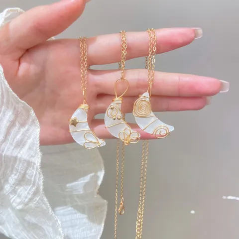 Collar con Colgante de Media Luna Envuelto en Alambre Hecho a Mano para Mujer Aleación Acrílico Cadena de Oro Bohemio Estrella Corazón Flor Joyería