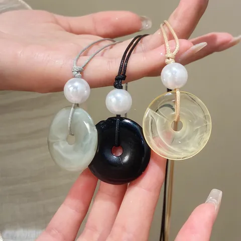 Collana Vintage in Resina con Pendente Finto Giada Ping An Kou Decorazione con Perla Artificial e Cordino Intrecciato Regalo Donna Gioielli