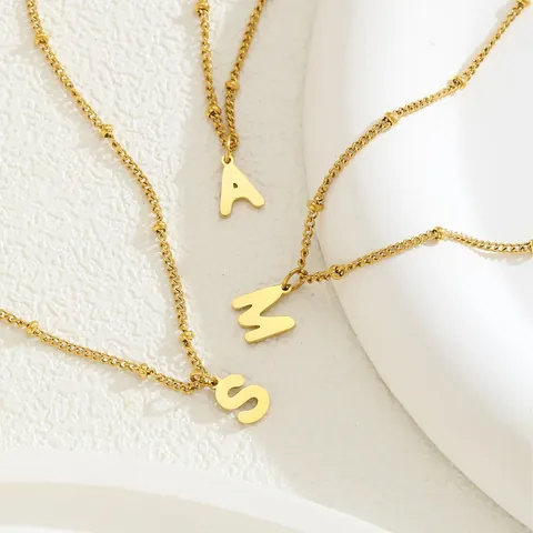 Collana con Ciondolo Alfabeto in Acciaio al Titanio Placcato Oro Minimalista per Donna Iniziale Lettera A-Z Catena con Perline Gioielli di Moda