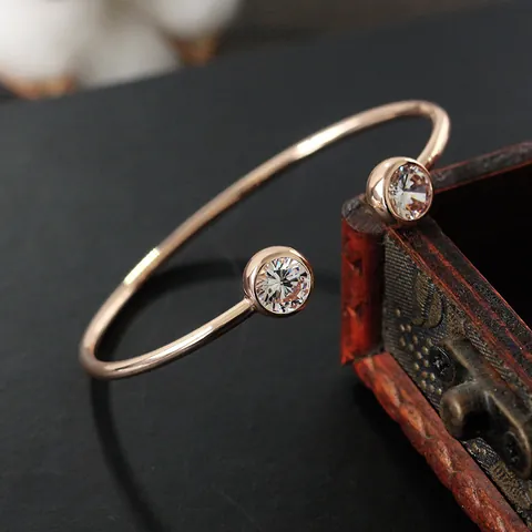 Minimalistisches Offenes Armband Metalllegierung Rund Zirkonia Verstellbar Armreif Elegante Schmuck Damen Täglich
