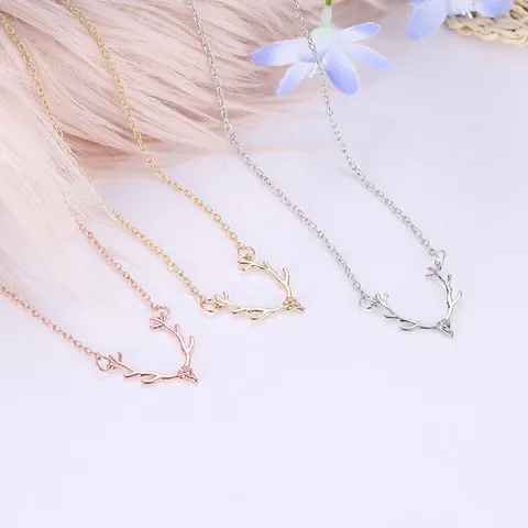 Antler Pendant Necklace Alloy Copper Elegant Elk Deer Head Jewelry For Women Christmas Gift Minimalist Style