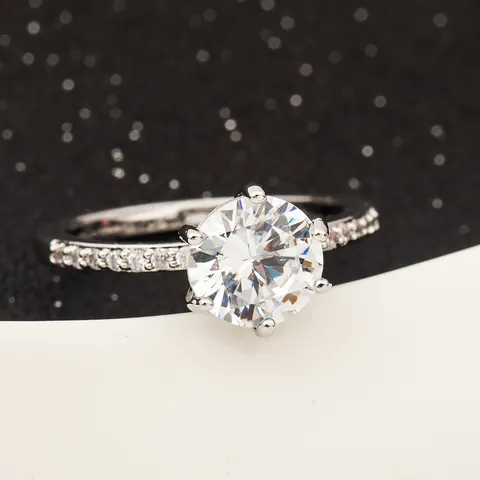 Bague en Cuivre avec Zircone à Six Griffes Classique Couleur Argent Vintage Bague de Fiançailles Mariage Bijoux pour Femmes