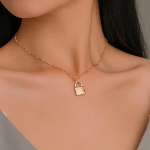 Women Copper Solid Lock Pendant Necklace Minimalist Electroplated Clavicle Chain Fashion Jewelry Gold Silver Accessories