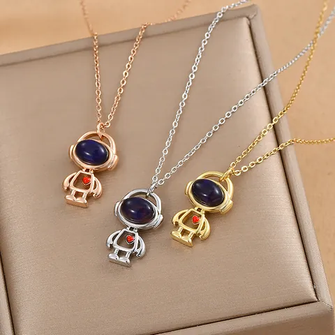 Collana con Pendente Astronauta Spaziale in Rame Placcato Oro Vero con Zircone Micro Intarsiato Cuore Hip Hop Gioielli Donna