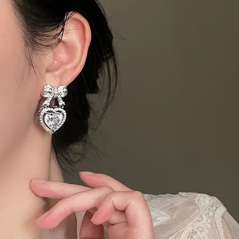 Lussuosi Orecchini a Bottone in Rame con Cuore e Fiocco in Zirconia Con Perno in Argento Sterling 925 Per Donna Gioielli