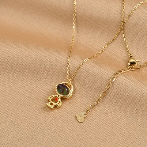 Collana con Pendente Astronauta Spaziale in Rame Placcato Oro Vero con Zircone Micro Intarsiato Cuore Hip Hop Gioielli Donna