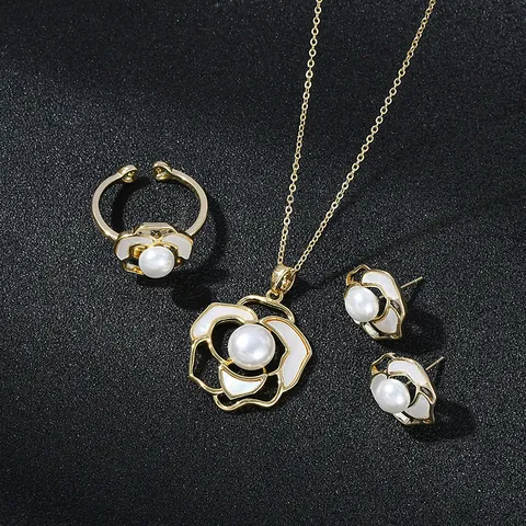 Elegante Set di Gioielli in Rame a Forma di Camelia Con Perno in Argento Sterling 925 Zirconia Perla Sintetica Collana Anello Donna