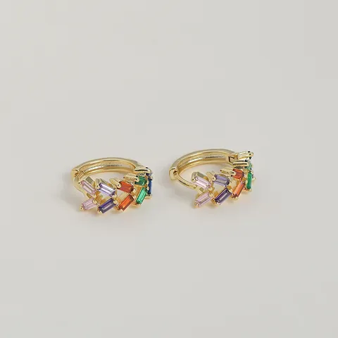 Orecchini a Cerchio in Rame a Forma di C Geometrici con Zirconi Colorati Taglio Baguette Arcobaleno Orecchini Huggie Donna