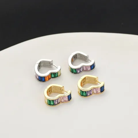 Pendientes de Aro Huggie de Corazón con Zirconia Arcoíris para Mujer Cobre Chapado en Oro Plata Micro Engaste Joyería