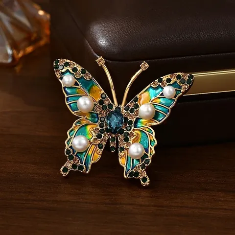 Lussuosa Spilla a Farfalla in Rame Placcato Oro con Smalto Perla d'Acqua Dolce Zirconia Strass Spilla Vintage per Donna