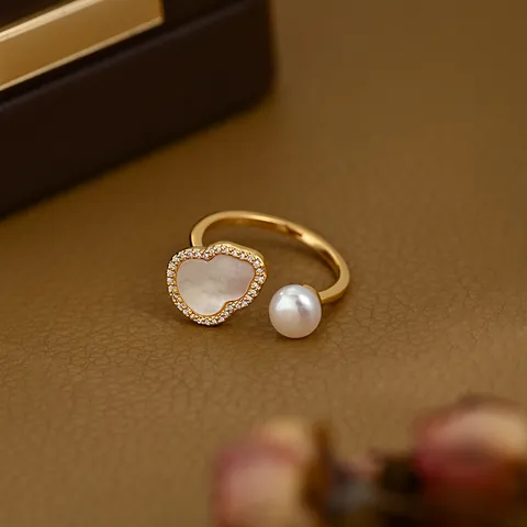Anello Aperto in Rame Placcato Oro Stile Orientale Per Donna Con Zucca In Madreperla E Perla de Agua Dulce D'Acqua Dolce Regolabile