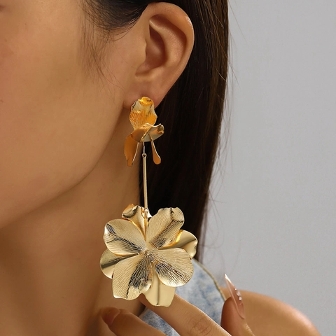 Pendientes Largos Elegantes De Flores Con Pétalos De Resina Transparente Y Borla De Metal Aleación Diamantes De Imitación