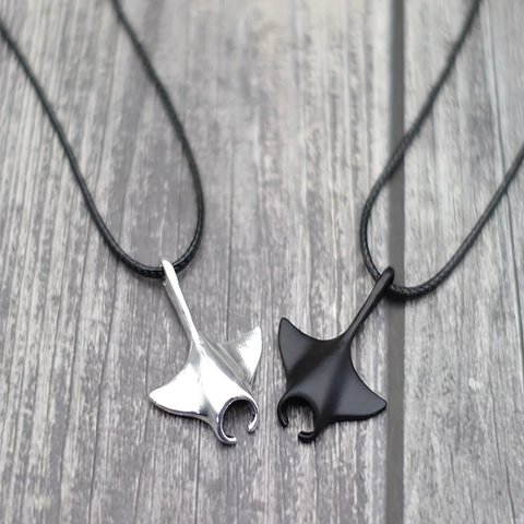 Punk Manta Ray Pendant Necklace For Men Women Minimalist Alloy Ocean Animal Stingray Jewelry With Black Cord Rope Chain