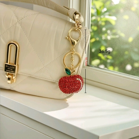 Cute Rhinestone Apple Keychain Zinc Alloy Fruit Bag Charm Pendant For Women Girls Gold Tone Key Ring Accessory Gift