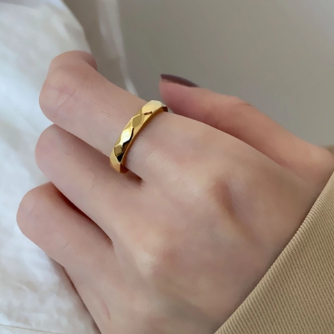 Titanstahl Geometrischer Facettierter Ring Für Damen Minimalistisches Diamantmuster Gold Silber Galvanisierter Modeschmuck Geschenk