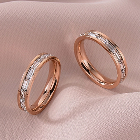 Elegante Titaniumstalen Roségouden Rechthoekige Zirkonia Eeuwigheidsring Voor Mannen Vrouwen Koppels Trendy Sieraden