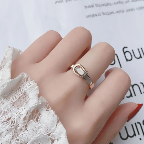 Women Minimalist Stainless Steel Buckle Ring White Shell Inlay Horseshoe Ring Love Forever Engraved Finger Ring Jewelry Gift