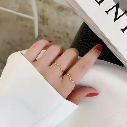 Minimalist Titanium Steel Wave Ring For Women Fashionable Geometric Curved Finger Ring Daily Office Jewelry Gift