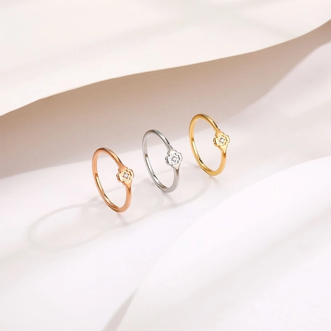 Minimalist Titanium Steel Flower Ring For Women Sparkling Zirconia Inlaid Gold Silver Rose Gold Plated Fashion Ring Jewelry