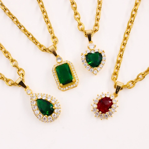 Collana con Pendente in Zirconia Verde Smeraldo in Acciaio Inossidabile Placcato Oro 18K Vintage per Donna Gioielli Eleganti