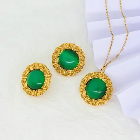 Vintage Stainless Steel Jewelry Set For Women Green Glass Stone Pendant Necklace Round Stud Earrings Woven Texture Design