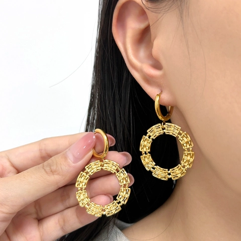 Orecchini a Cerchio in Acciaio Inossidabile Minimalista per Donna Gioielli di Moda in Metallo Cavo Geometrico