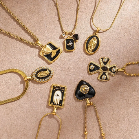 Collar de Acero Inoxidable Vintage para Mujer Chapado en Oro PVD Esmalte Negro Cruz Virgen María Corazón Hamsa Joyería