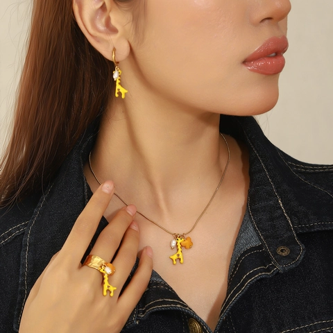 Stainless Steel 18K Gold Plated Cute Giraffe Pendant Necklace Earrings Ring For Women Enamel Butterfly Artificial Pearl Jewelry Collection