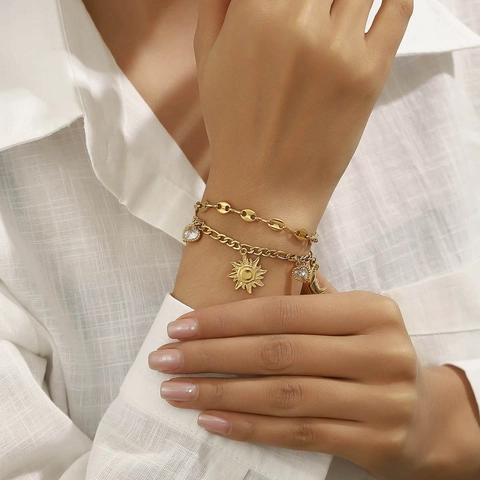 Bracelet à Breloques Double Couche en Acier Inoxydable 316 Plaqué Or 18K Vintage pour Femmes Pendentifs Coeur Soleil Fleur Bijoux