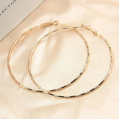 Mode Legierung Bambustextur Ohrringe Für Damen Große Kreise Personalisierte Schmuck Mit Edelstahl Ohrstecker-Stift