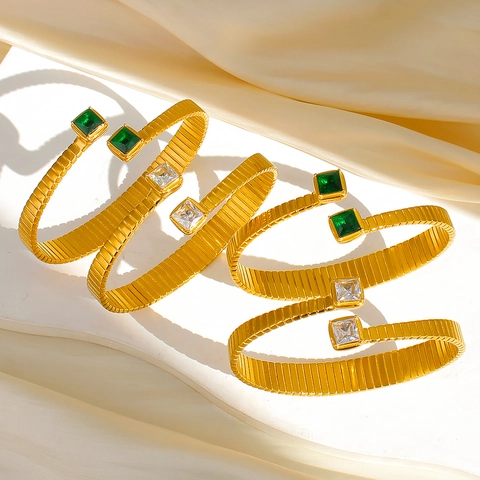 Bracciale Rigido Aperto in Acciaio Inossidabile Donna Placcato Oro 18K Zircone Quadrato Verde Smeraldo Bianco Tubogas