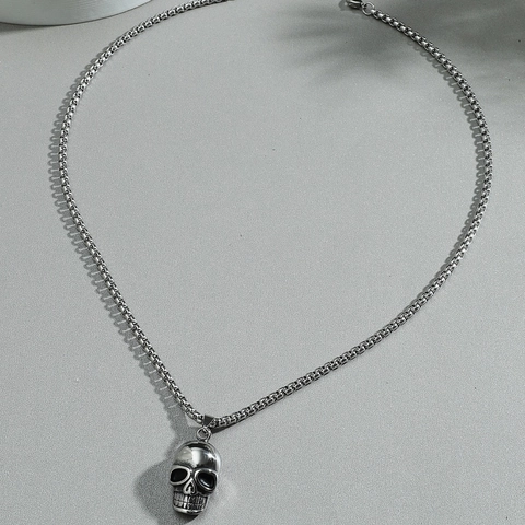 Collar con Colgante de Calavera Gótica para Hombre de Acero de Titanio Cadena Punk Moda Halloween Joyería Regalo Retro Plata