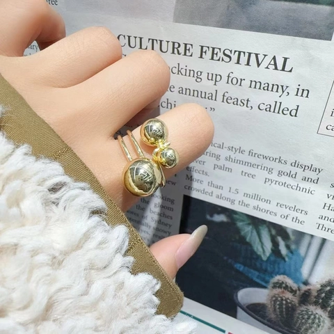 Minimalistische 18K Vergulde Koperen Planeet Open Ring Voor Vrouwen Geometrische Drie Metalen Bollen Verstelbaar Mode Sieraden Cadeau
