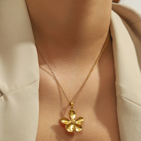 Stainless Steel Necklace Gold Plated Flower Leaf Pendant For Women Elegant Enamel Zirconia Botanical Nature Jewelry Gift