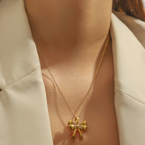 Gold Plated Stainless Steel Bow Knot Pendant Necklace For Women Tarnish Resistant Dainty Commuter Jewelry Gift Fashionable Necklace