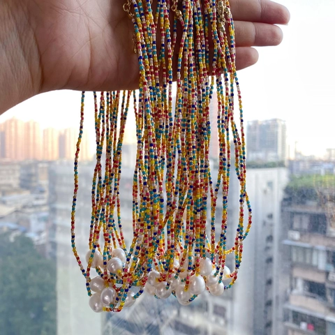 Collana Fatta a Mano con Perline di Vetro Miyuki Colorate e Perla d'Acqua Dolce Stile Boho Choker da Spiaggia per Donna