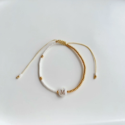 Handgemaakte Verstelbare Schelp Letter Kralen Armband Voor Dames Gouden Glaskralen Alfabet Sieraden Pols Accessoire