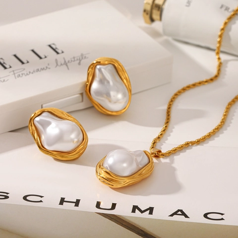 Set di Gioielli Vintage Francese con Künstliche Perle Barocche per Donna in Acciaio Inossidabile Placcato Oro Collana Orecchini Anello