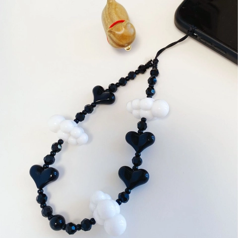 Acrylic Beaded Phone Strap Handmade Black And White Heart Cloud Phone Lanyard Women Fashion Phone Case Decor Accessory