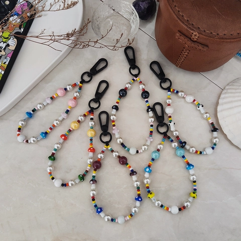 Porte-clés en Künstliche Perles Champignon Fait Main Avec Künstliche Perles en Verre et Künstliche Perles d'Imitation Bijou de Sac Bohème Femme