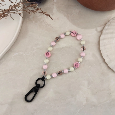 Handmade Beaded Smile Face Flower Keychain Cute Pink Yellow Beads Acrylic Glass Phone Strap Zinc Alloy Hook Bag Decor