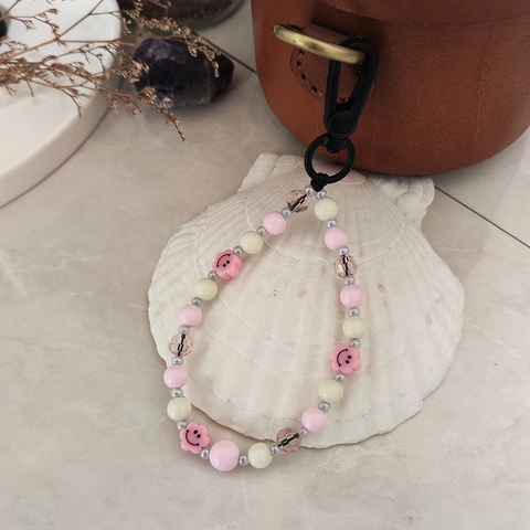 Handmade Beaded Smile Face Flower Keychain Cute Pink Yellow Beads Acrylic Glass Phone Strap Zinc Alloy Hook Bag Decor