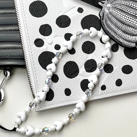 Handmade Crystal Beaded Heart Phone Lanyard Wrist Strap Sweet Acrylic Glass Bead Phone Chain For Women Anti-Lost Accessory