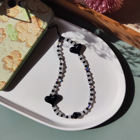 Handmade Beaded Phone Strap With Acrylic Heart Charm Glass Beads Phone Chain For Women Anti-lost Lanyard Accessory