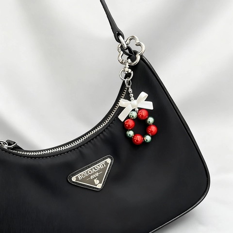 Portachiavi con Perline e Fiocco Perla Artificial di Imitazione Gancio a Fiore in Lega di Zinco Ciondolo Cellulare Donna Natale Borsa