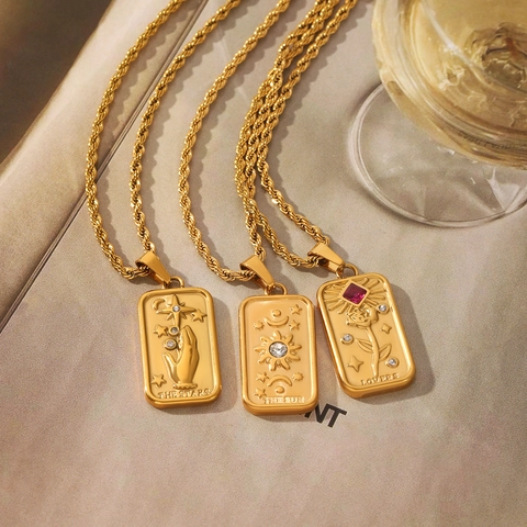 Collana con Pendente a Forma di Carta dei Tarocchi in Acciaio Inossidabile Catena a Torciglione Placcata Oro Gioielli da Donna