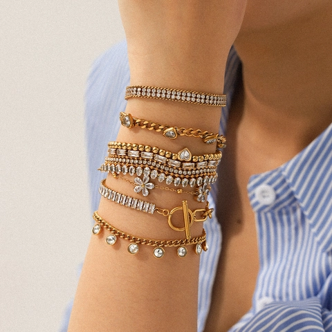 Bracciale in Acciaio Inossidabile con Zircone Fiore Cuore Gioielli di Lusso per Donna Elegante Accessori Mano