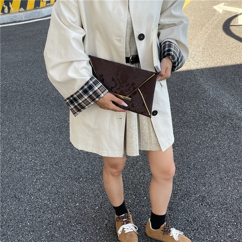 Borsa a Busta con Motivo a Serpente alla Moda per Donna Finiture in Metallo Dorato Pochette da Sera in Ecopelle Borsa per Banchetti