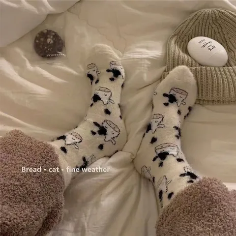 Women Fuzzy Wool Blend Crew Socks Cow Print Thick Warm Winter Sleep Socks Cozy Coral Fleece Floor Socks Japanese Style